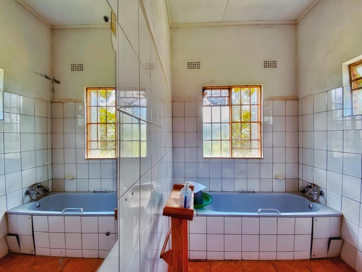 Blend Lodge And Kitchen - Pakachere Zomba Ngoại thất bức ảnh